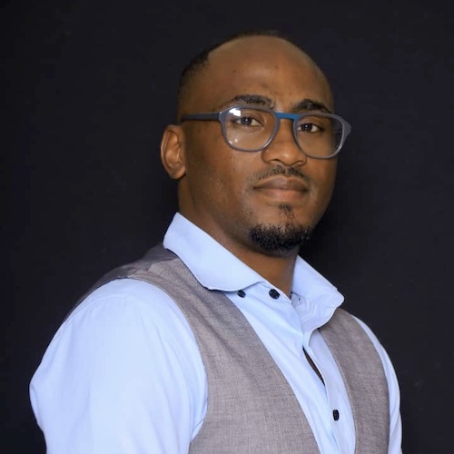 Portrait photo of Willem Veiko.